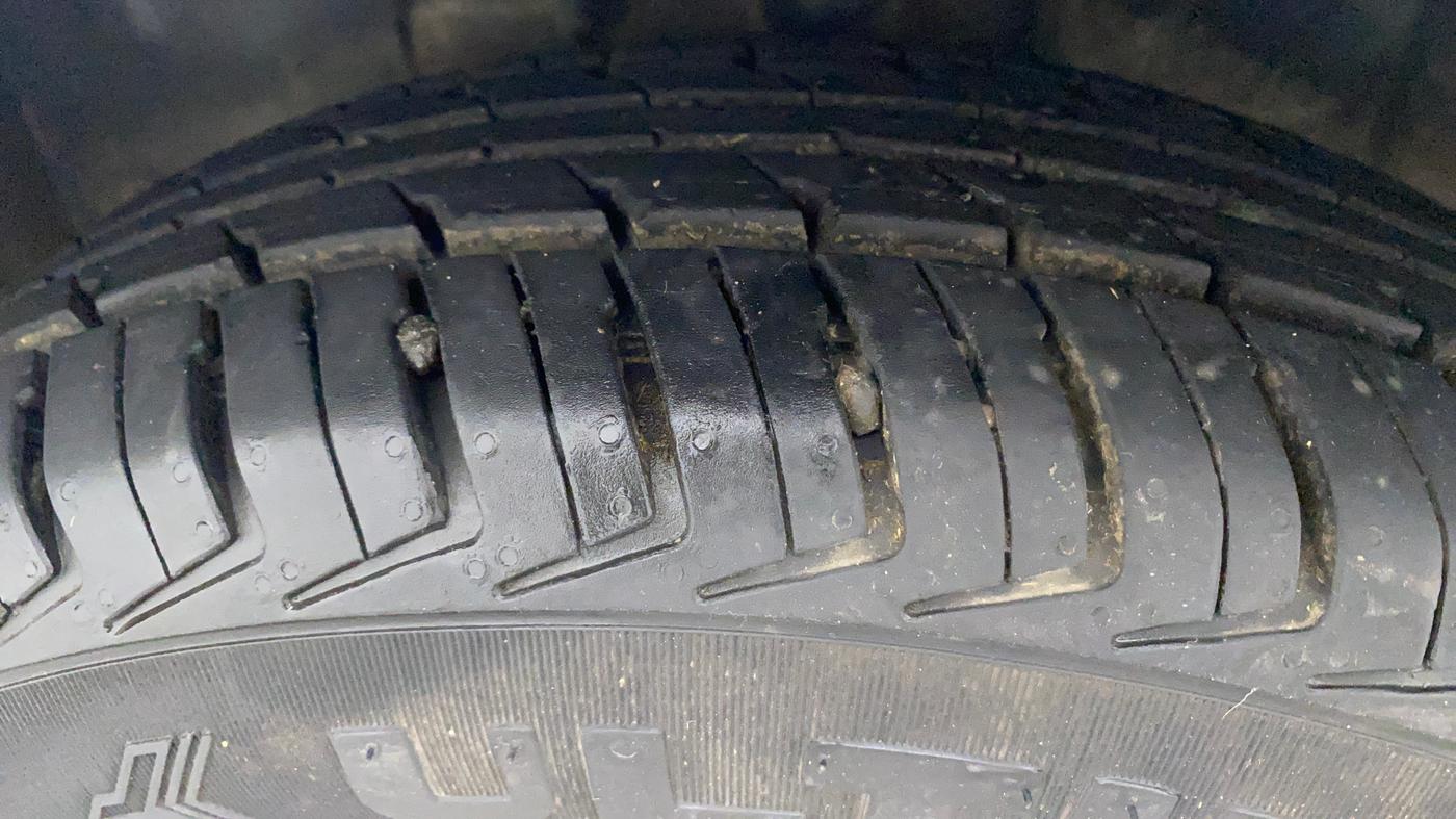 2018 Datsun Redi Go T(O) 1.0 AMT, Petrol, Automatic, 58,960 km, Left Front Tyre Tread