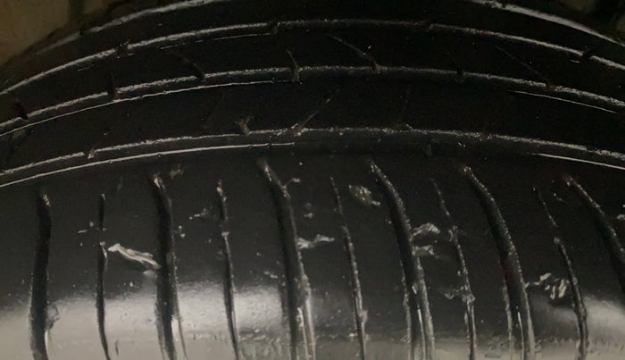 2021 Nissan MAGNITE XL, Petrol, Manual, 45,481 km, Left Rear Tyre Tread