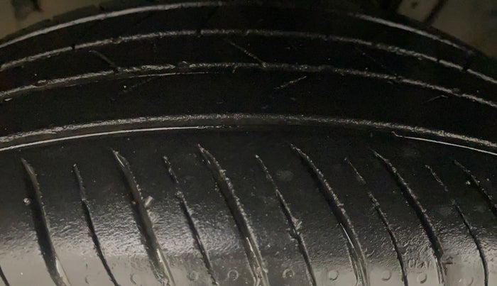 2021 Nissan MAGNITE XL, Petrol, Manual, 45,481 km, Left Front Tyre Tread