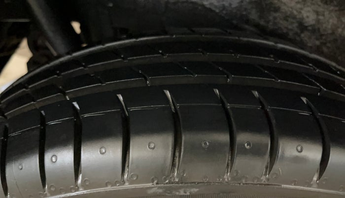 2015 Maruti Wagon R 1.0 VXI, Petrol, Manual, 28,879 km, Right Rear Tyre Tread