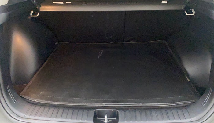 2020 Hyundai Creta SX 1.5 PETROL, Petrol, Manual, 16,496 km, Boot Inside