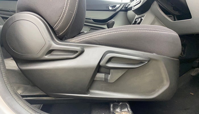 2020 Tata Tiago XZ PLUS PETROL, Petrol, Manual, 51,274 km, Driver Side Adjustment Panel