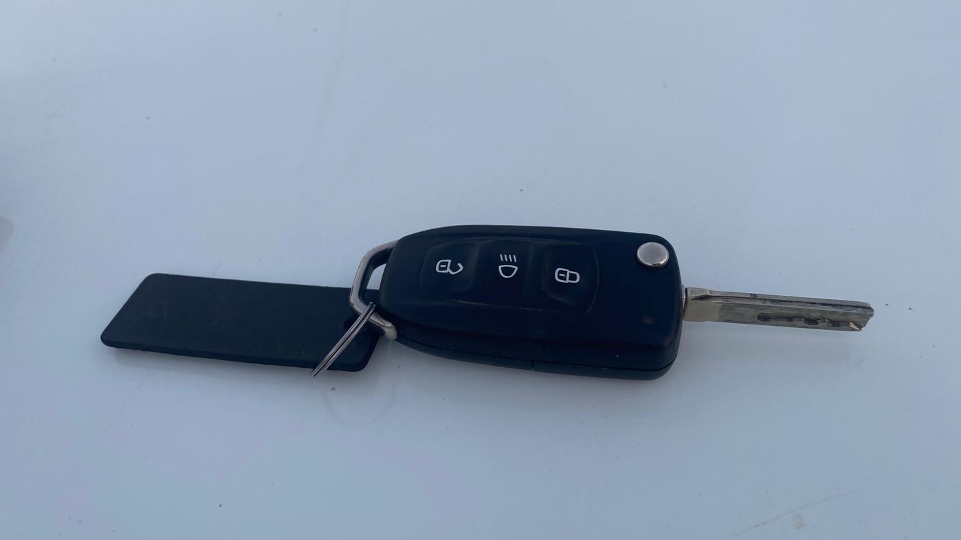 2023 Tata Tiago XT CNG, CNG, Manual, 71,795 km, Key Close Up