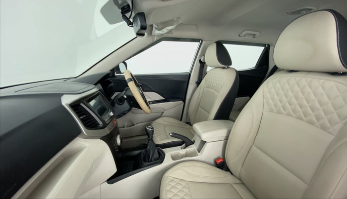 2020 Mahindra XUV300 1.2 W6 MT, Petrol, Manual, 18,028 km, Right Side Front Door Cabin