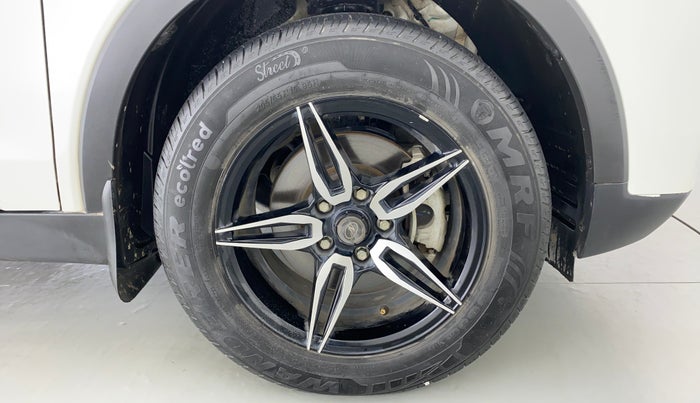 2020 Mahindra XUV300 1.2 W6 MT, Petrol, Manual, 18,028 km, Right Front Wheel