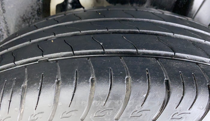 2020 Mahindra XUV300 1.2 W6 MT, Petrol, Manual, 18,028 km, Left Rear Tyre Tread