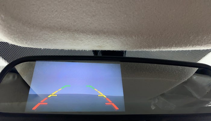 2020 Mahindra XUV300 1.2 W6 MT, Petrol, Manual, 18,028 km, IRVM Reverse Camera