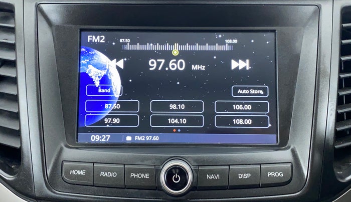 2020 Mahindra XUV300 1.2 W6 MT, Petrol, Manual, 18,028 km, Infotainment System