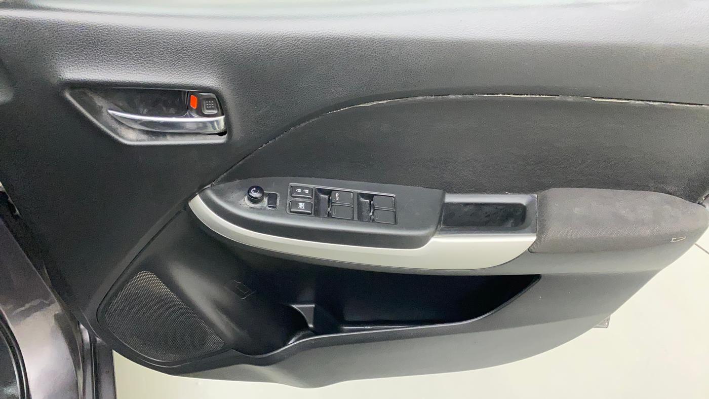 2017 Maruti Baleno DELTA PETROL 1.2, Petrol, Manual, 39,033 km, Driver Side Door Panels Control