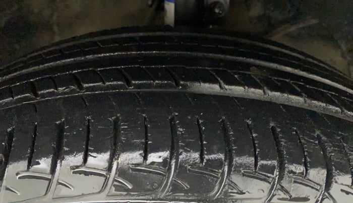 2017 Maruti Baleno DELTA PETROL 1.2, Petrol, Manual, 39,033 km, Right Front Tyre Tread