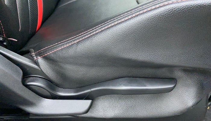 2019 Maruti IGNIS ALPHA 1.2, Petrol, Manual, 29,558 km, Driver Side Adjustment Panel