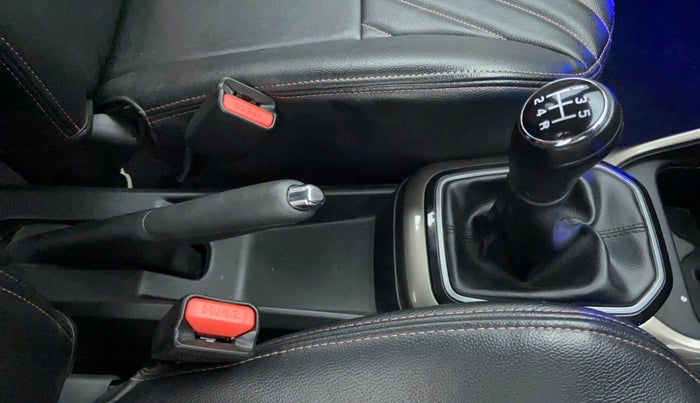 2019 Maruti IGNIS ALPHA 1.2, Petrol, Manual, 29,558 km, Gear Lever