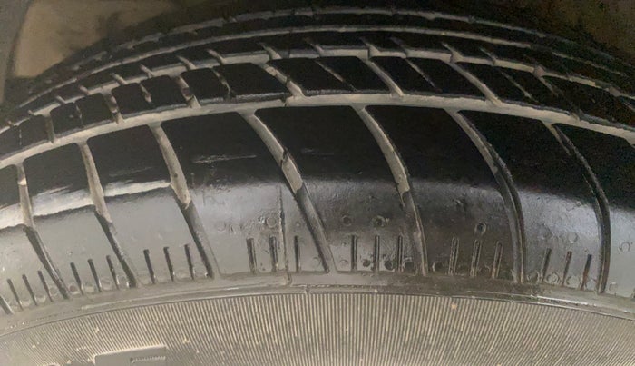 2017 Hyundai Elite i20 ERA 1.2, Petrol, Manual, 67,037 km, Right Rear Tyre Tread