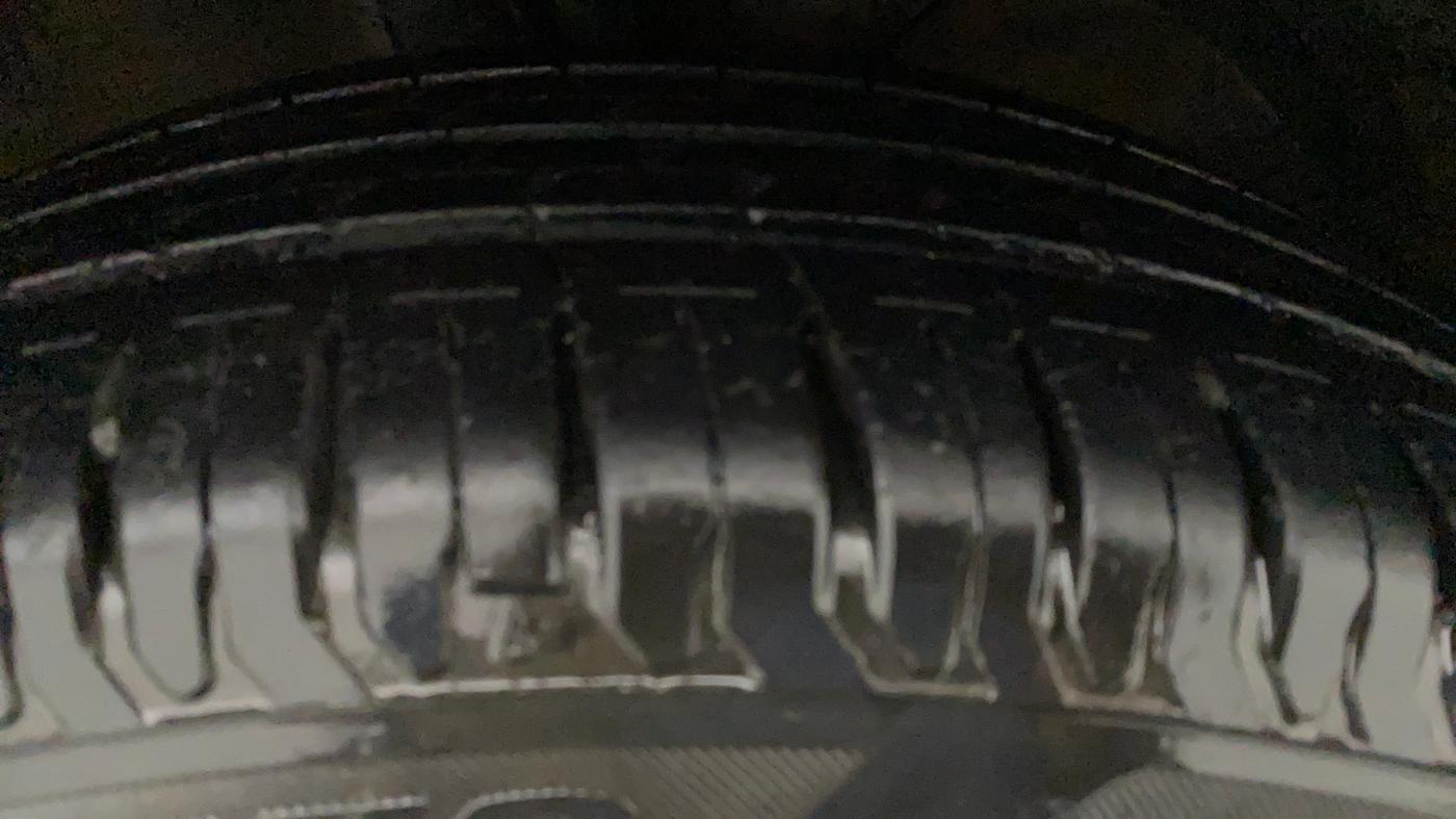 2018 Maruti Dzire ZXI PLUS AMT, Petrol, Automatic, 35,198 km, Right Front Tyre Tread