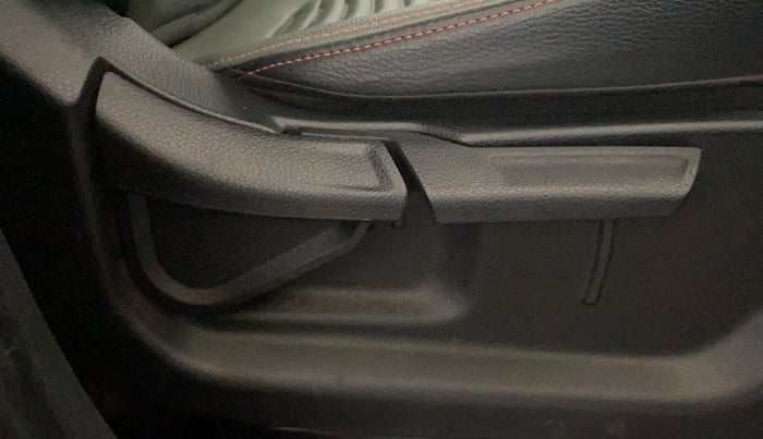 2023 KIA SONET X LINE 1.0 DCT, Petrol, Automatic, 9,927 km, Driver Side Adjustment Panel