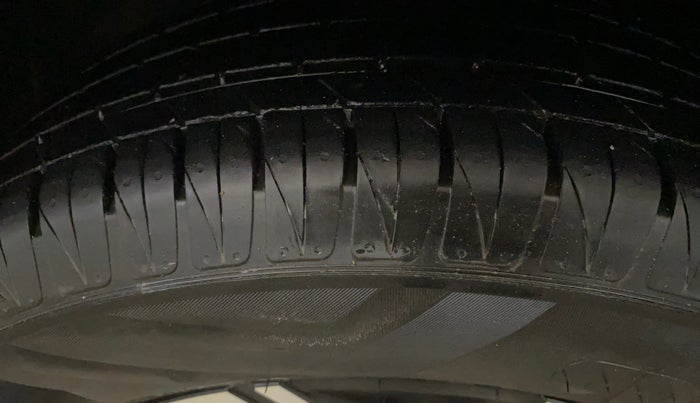 2023 KIA SONET X LINE 1.0 DCT, Petrol, Automatic, 9,927 km, Left Front Tyre Tread