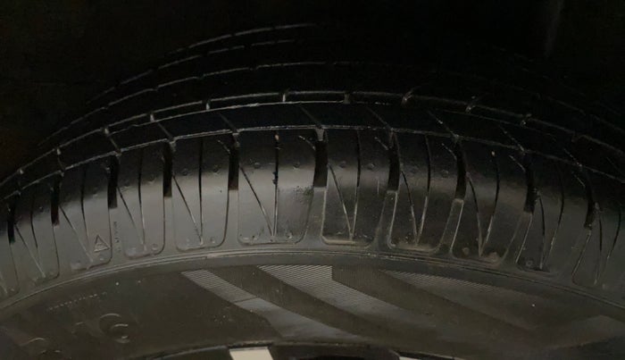 2023 KIA SONET X LINE 1.0 DCT, Petrol, Automatic, 9,927 km, Left Rear Tyre Tread