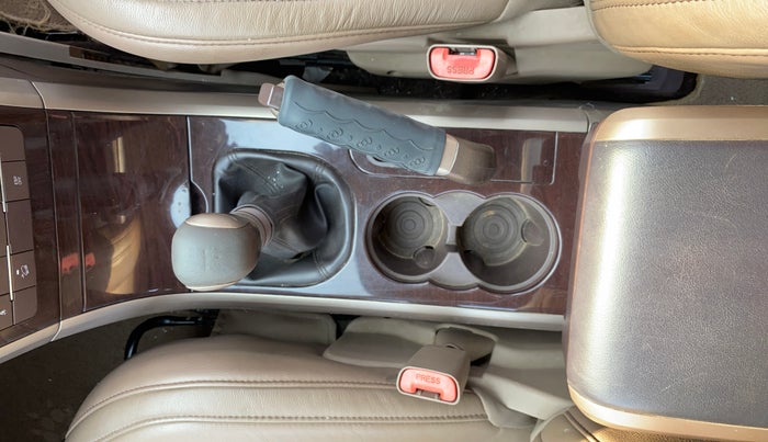 2015 Mahindra XUV500 W8, Diesel, Manual, 77,616 km, Gear Lever