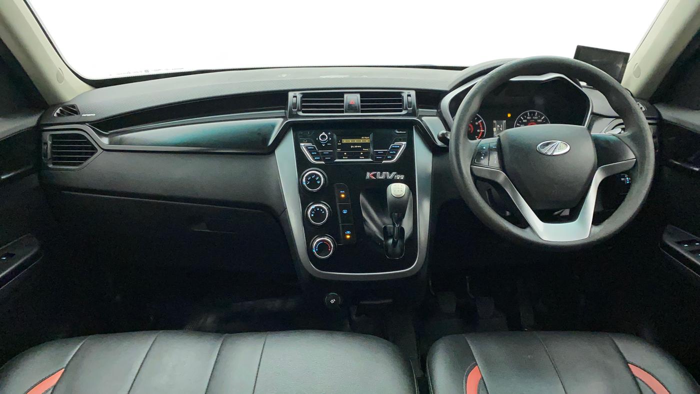2017 Mahindra Kuv100 K8 6 STR, Petrol, Manual, 81,576 km, Dashboard