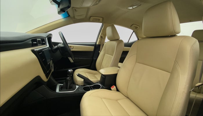 2018 Toyota Corolla Altis GL PETROL, Petrol, Manual, 79,045 km, Right Side Front Door Cabin