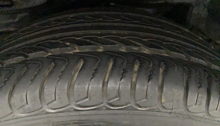 2018 Toyota Corolla Altis GL PETROL, Petrol, Manual, 79,045 km, Right Front Tyre Tread