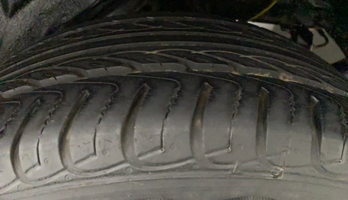 2018 Toyota Corolla Altis GL PETROL, Petrol, Manual, 79,045 km, Left Front Tyre Tread