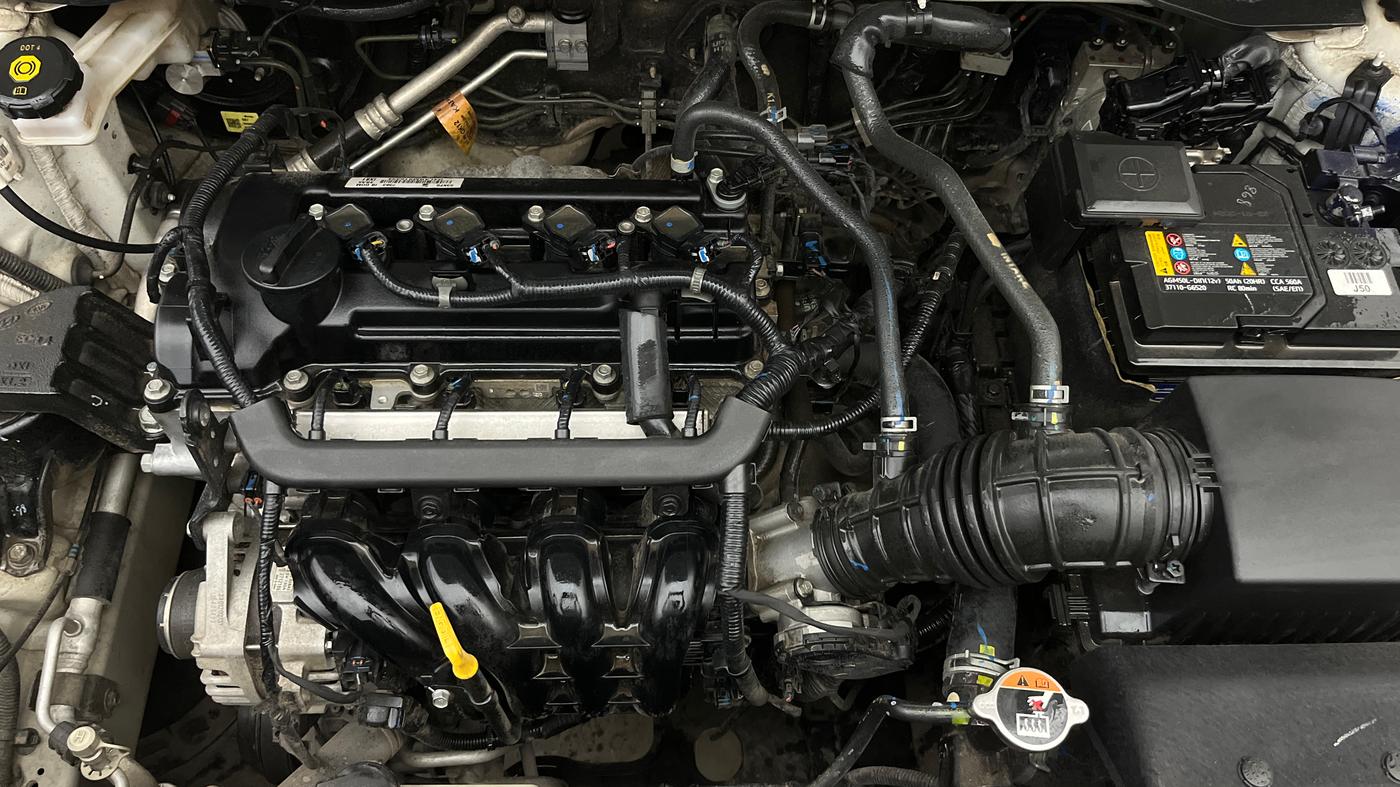 2024 Hyundai VENUE S 1.2, Petrol, Manual, 38,060 km, Engine View