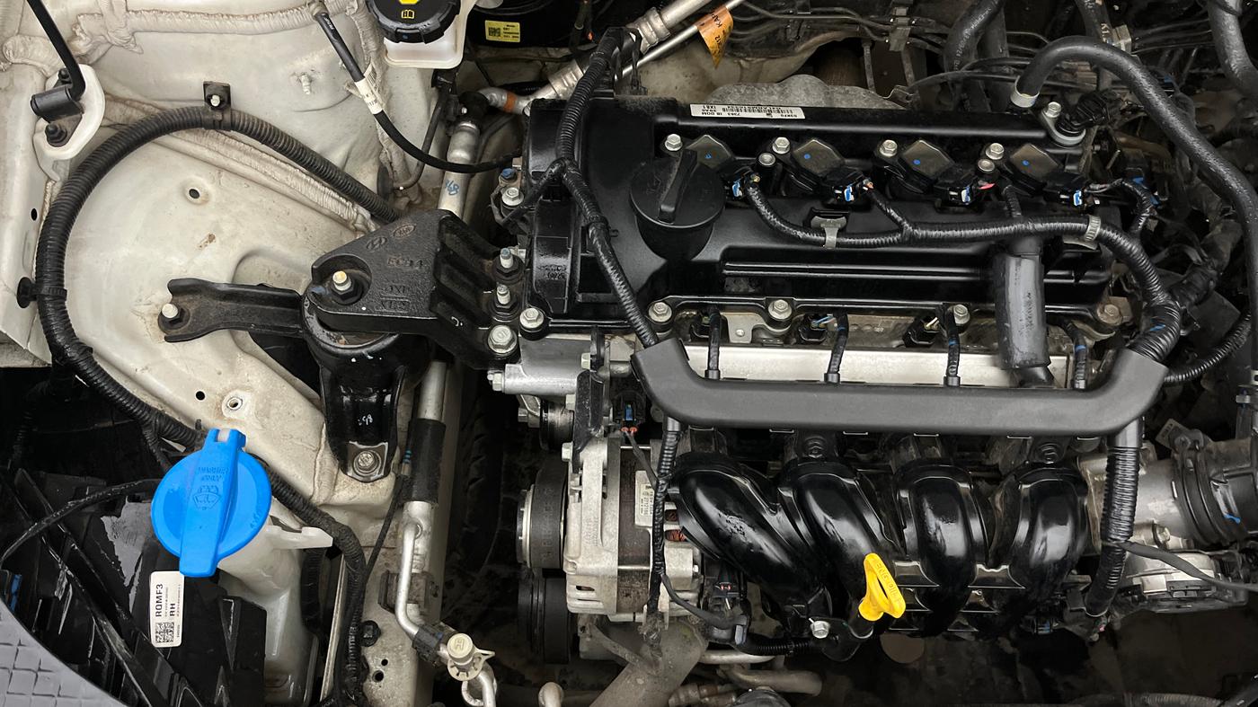 2024 Hyundai VENUE S 1.2, Petrol, Manual, 38,060 km, Engine View - Right