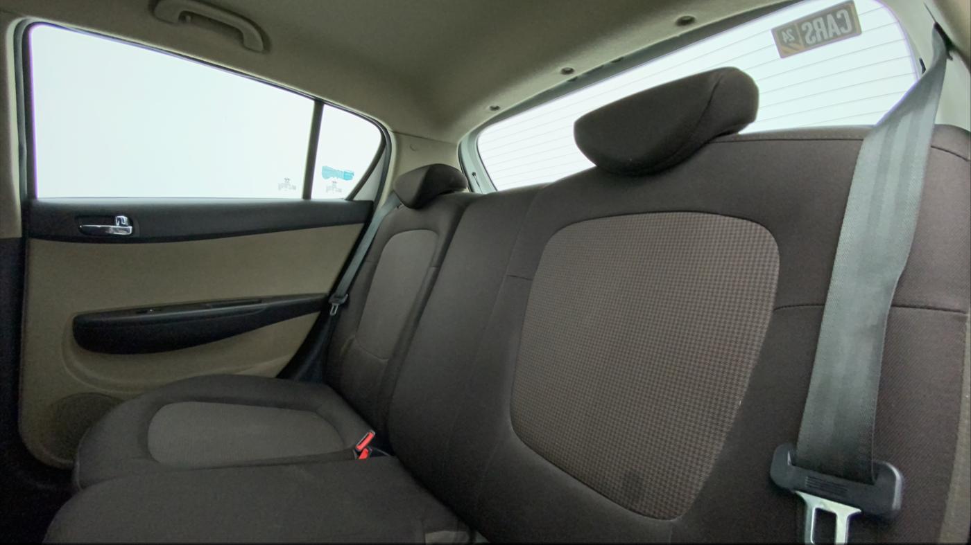 2013 Hyundai i20 ASTA 1.2, Petrol, Manual, 87,048 km, Right Side Rear Door Cabin