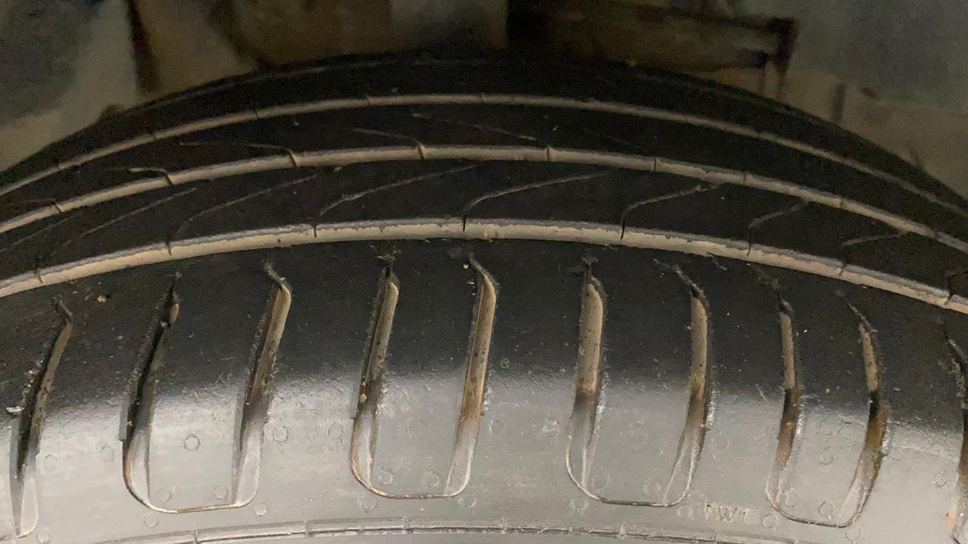 2019 Tata NEXON XZA PLUS DIESEL, Diesel, Automatic, 60,079 km, Right Front Tyre Tread