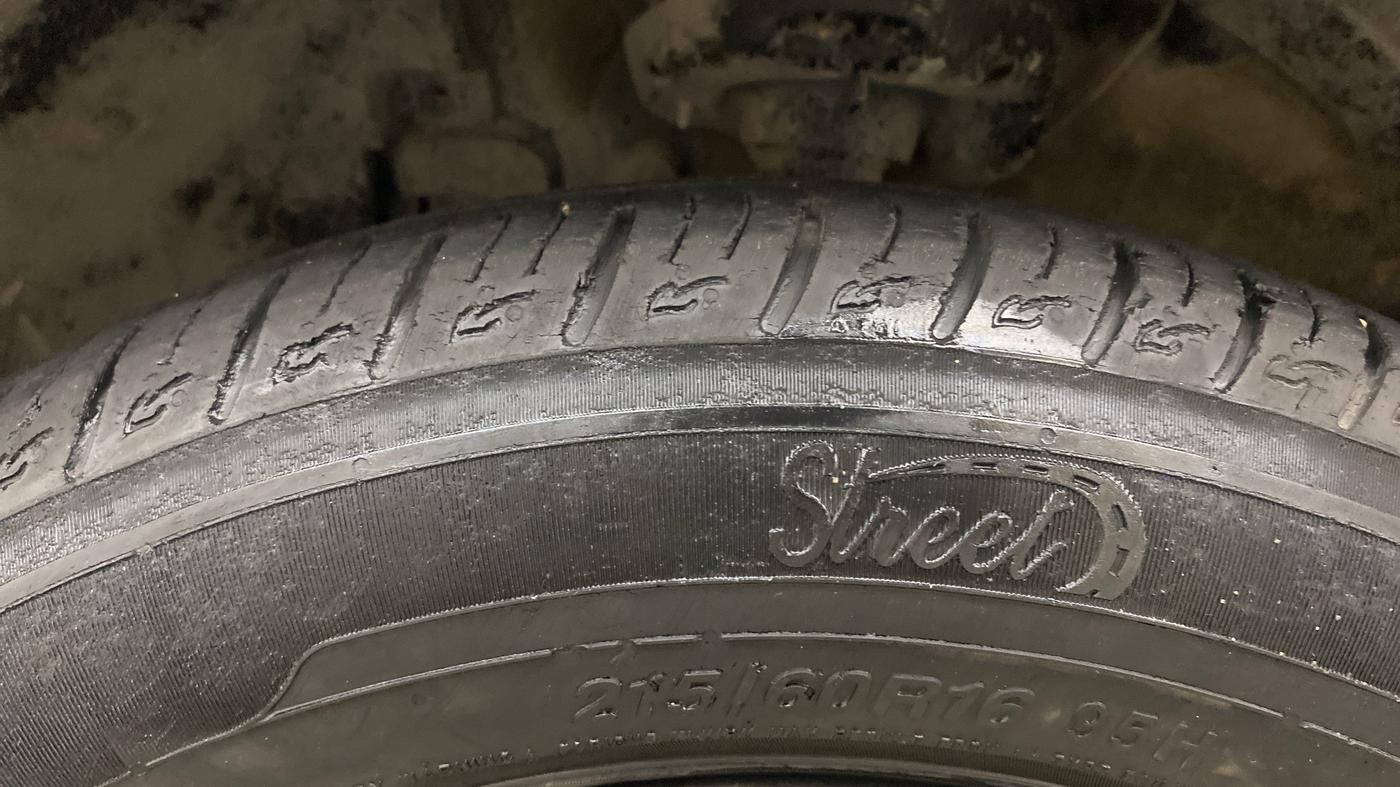 2019 Hyundai VENUE SX 1.0 TURBO, Petrol, Manual, 75,145 km, Left Front Tyre Tread