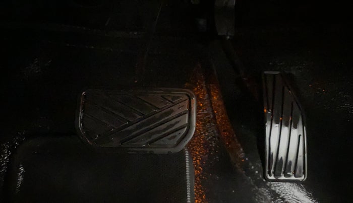 2023 Maruti Baleno ALPHA 1.2 AGS, Petrol, Automatic, 24,671 km, Pedals