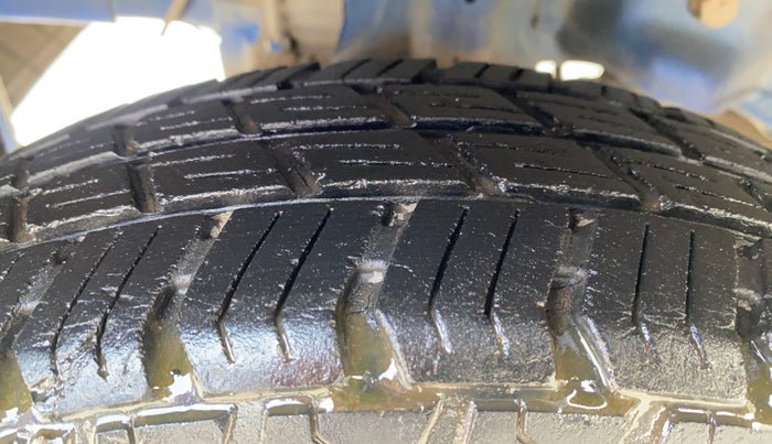 2017 Hyundai Eon ERA +, Petrol, Manual, 71,675 km, Right Rear Tyre Tread