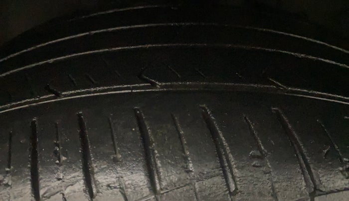 2019 Hyundai Verna 1.6 VTVT SX O, Petrol, Manual, 48,411 km, Left Front Tyre Tread