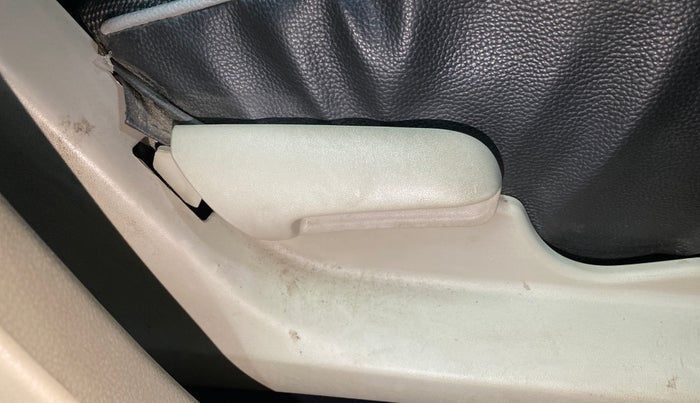 2021 Maruti Celerio VXI, Petrol, Manual, 25,130 km, Driver Side Adjustment Panel