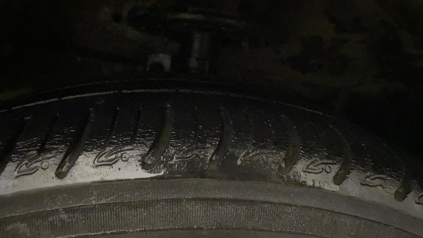 2022 Maruti Ciaz ALPHA 1.5 SHVS PETROL, Petrol, Manual, 86,158 km, Right Front Tyre Tread