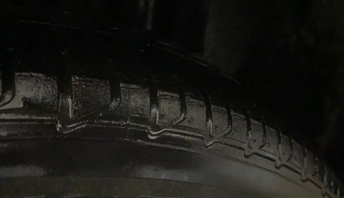 2022 Maruti Ciaz ALPHA 1.5 SHVS PETROL, Petrol, Manual, 86,158 km, Left Rear Tyre Tread