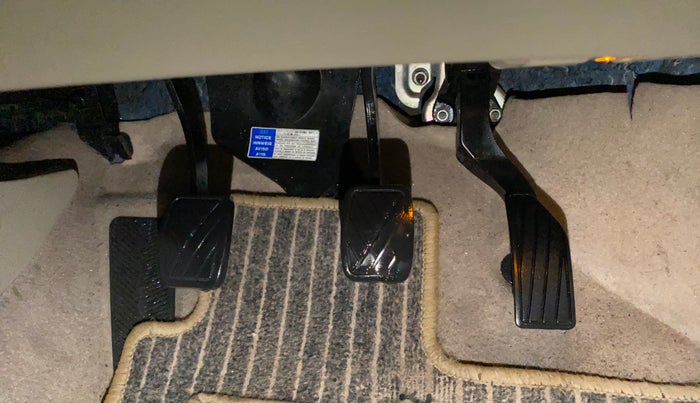 2022 Maruti Ciaz ALPHA 1.5 SHVS PETROL, Petrol, Manual, 86,158 km, Pedals