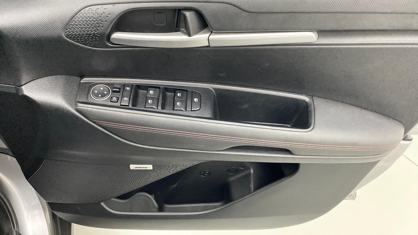 2020 KIA SONET GTX PLUS DCT 1.0, Petrol, Automatic, 7,904 km, Driver Side Door Panels Control