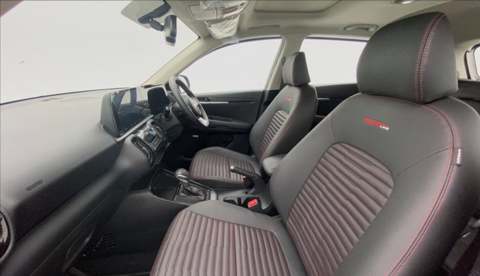2020 KIA SONET GTX PLUS DCT 1.0, Petrol, Automatic, 7,904 km, Right Side Front Door Cabin
