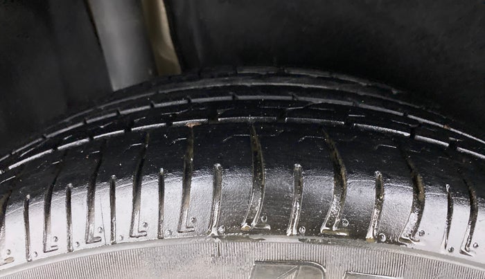 2019 Maruti Vitara Brezza VDI, Diesel, Manual, 1,09,271 km, Right Rear Tyre Tread