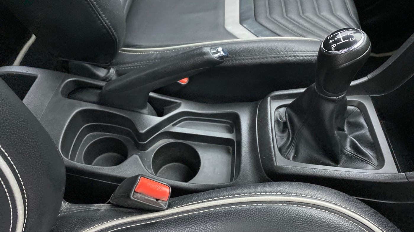 2019 Maruti Vitara Brezza VDI, Diesel, Manual, 1,09,271 km, Gear Lever