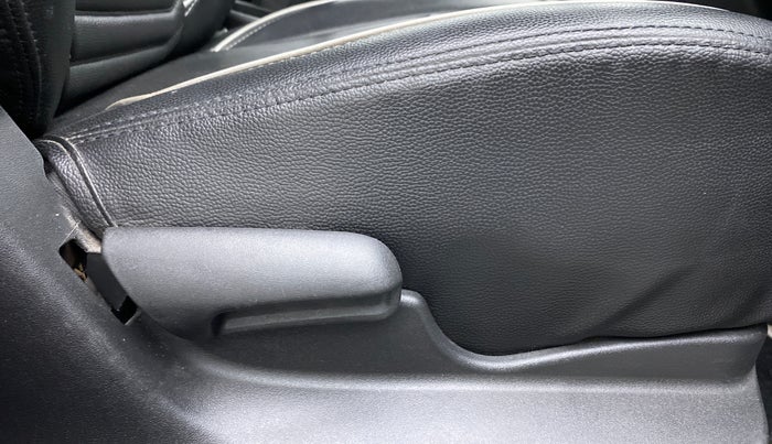 2019 Maruti Vitara Brezza VDI, Diesel, Manual, 1,09,271 km, Driver Side Adjustment Panel