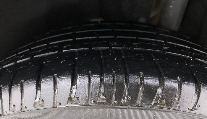 2019 Maruti Vitara Brezza VDI, Diesel, Manual, 1,09,271 km, Left Rear Tyre Tread