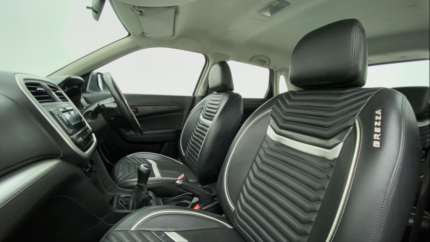 2019 Maruti Vitara Brezza VDI, Diesel, Manual, 1,09,271 km, Right Side Front Door Cabin