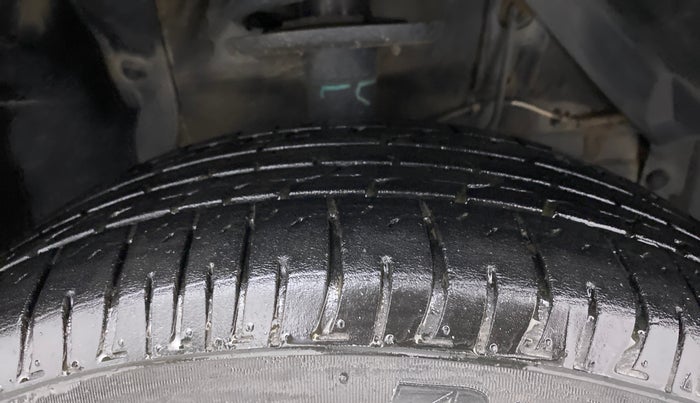2019 Maruti Vitara Brezza VDI, Diesel, Manual, 1,09,271 km, Right Front Tyre Tread