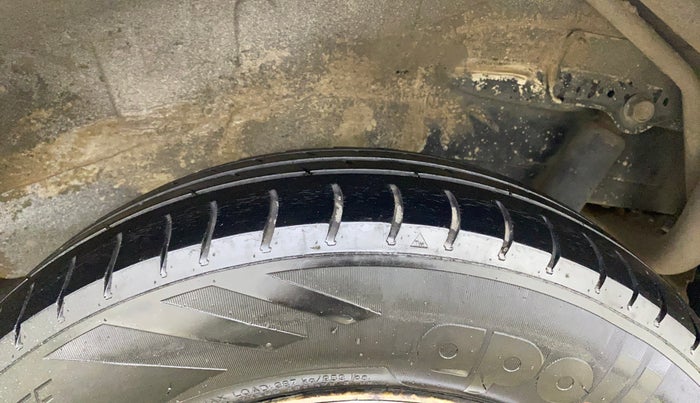 2013 Maruti Wagon R 1.0 LXI CNG, CNG, Manual, 60,983 km, Left Rear Tyre Tread