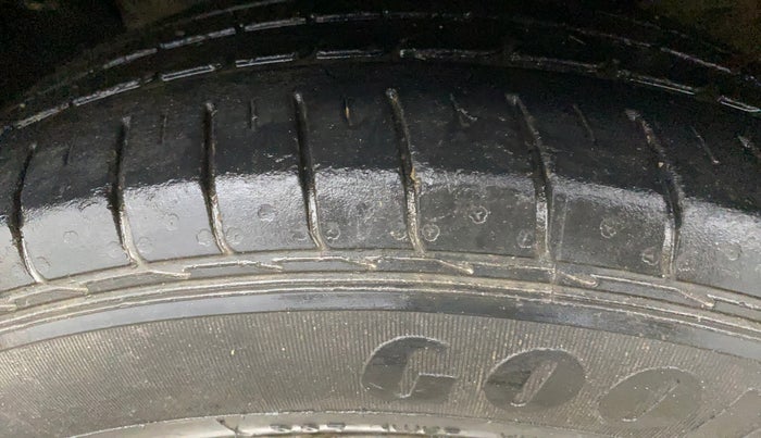 2017 Hyundai Creta SX PLUS AT 1.6 PETROL, Petrol, Automatic, 92,629 km, Left Front Tyre Tread