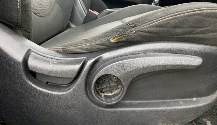 2017 Hyundai Creta SX PLUS AT 1.6 PETROL, Petrol, Automatic, 92,629 km, Driver Side Adjustment Panel