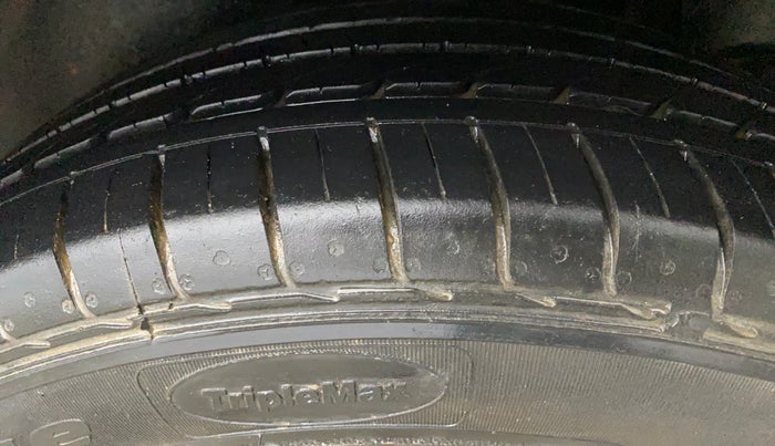 2017 Hyundai Creta SX PLUS AT 1.6 PETROL, Petrol, Automatic, 92,629 km, Left Rear Tyre Tread